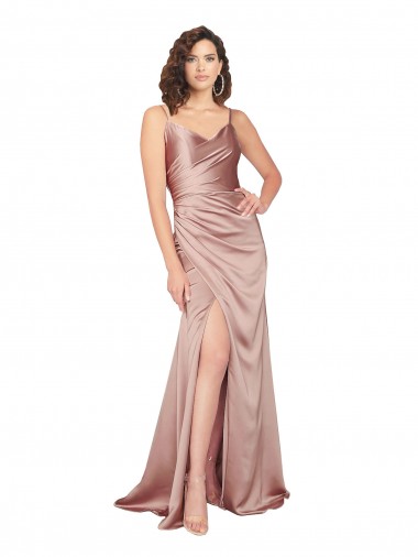 Erschwingliche Altrosa Etui V-Ausschnitt Seidiger Satin Lange Formale Brautjungfernkleider / Abendkleider / Abiballkleider