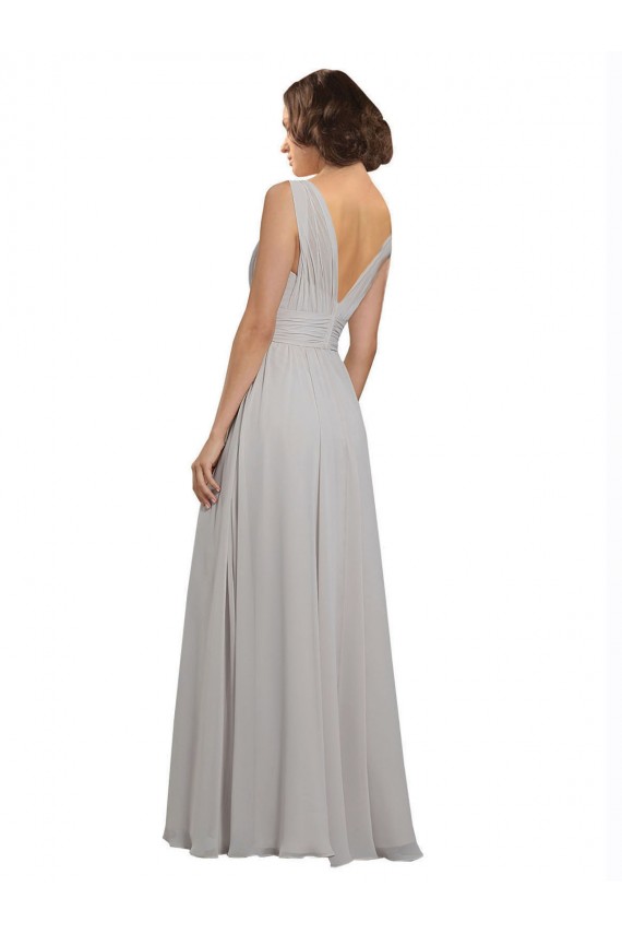 Erschwingliche Austernsilber A-Linien V-Ausschnitt Chiffon Lange Brautjungfernkleider