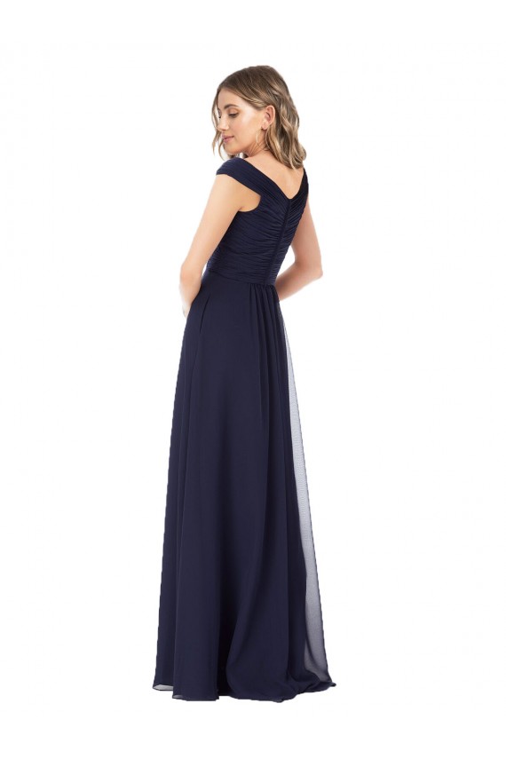 Erschwingliche Dunkelmarine A-Linien Off-Schulter Chiffon Lange Brautjungfernkleider