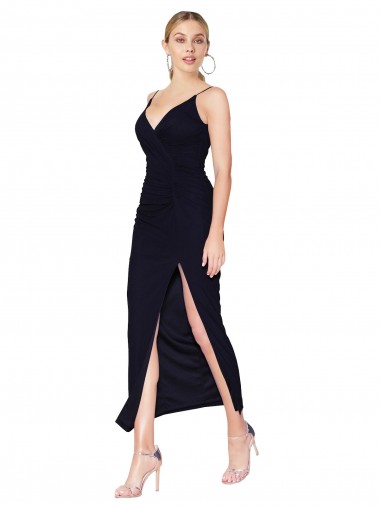 Erschwingliche Dunkelmarine Meerjungfrau V-Ausschnitt Knielang Chiffon Kurze Formale Brautjungfernkleider / Abendkleider / Abiballkleider / Cocktailkleider / Heimkehr Kleider
