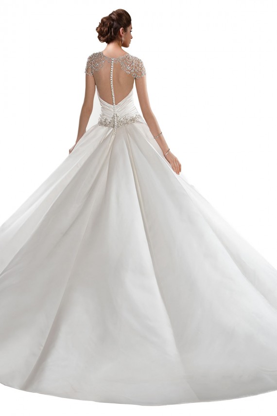 Erschwingliche Elfenbein A-Linien Kapelle-schleppe Satin Brautkleider