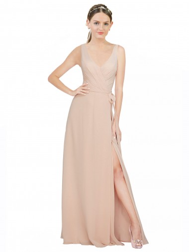 Erschwingliche Rosa 114 A-Linien V-Ausschnitt Chiffon Lange Brautjungfernkleider