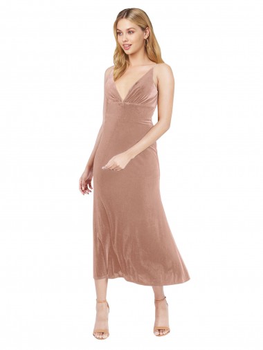 Erschwingliche Rosa A-Linien V-Ausschnitt Midi Stretch-Samt Kurze Brautjungfernkleider / Abiballkleider / Cocktailkleider / Heimkehr Kleider