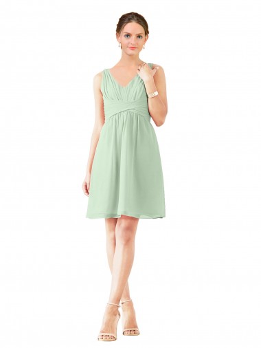 Erschwingliche Salbeigrün A-Linien V-Ausschnitt Knielang Chiffon Kurze Brautjungfernkleider / Cocktailkleider / Heimkehr Kleider