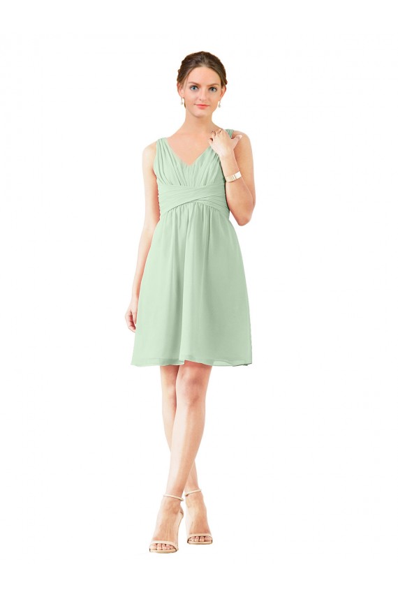 Erschwingliche Salbeigrün A-Linien V-Ausschnitt Knielang Chiffon Kurze Brautjungfernkleider / Cocktailkleider / Heimkehr Kleider