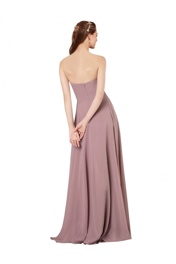 Erschwingliche Traube A-Linien Trägerlos Chiffon Lange Brautjungfernkleider